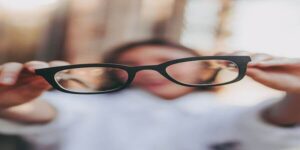 các loại mắt kính cận tốt