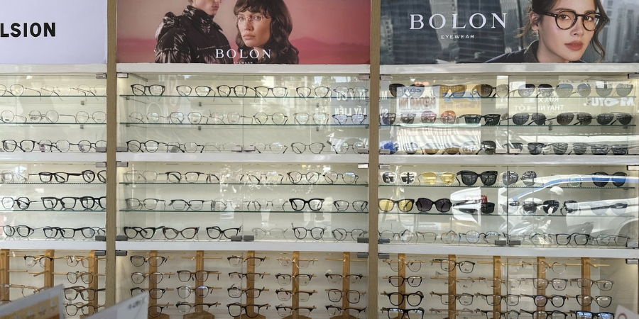 mắt kính giá rẻ